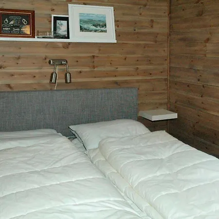 Дом отдыха Four-bedroom Holiday In Urangsvag